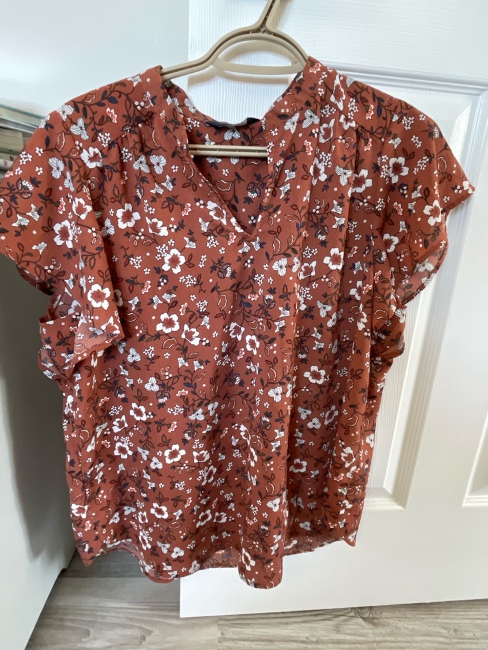 Denver Hayes Rust Floral V-Neck Short Sleeve Blouse